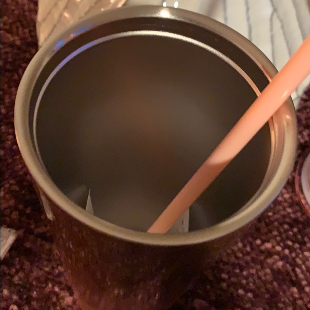 ❌SOLD❌Starbucks 2019 holiday rose gold tumbler - Picture 4 of 4